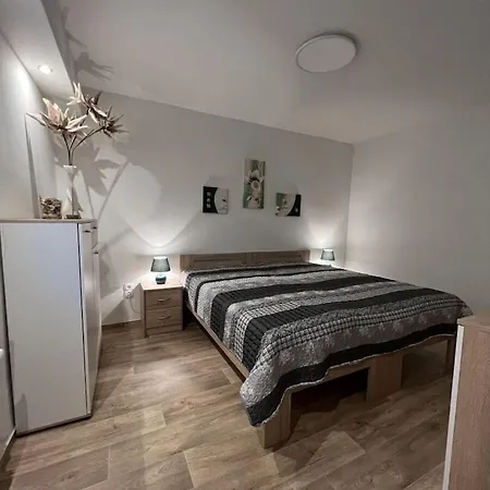 Mahlau 2 Ground Floor Comfortable Nyaraló